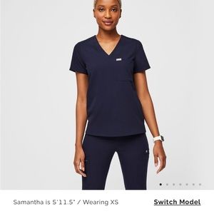 Figs Original Catarina 1 Pocket Scrub Top - Navy